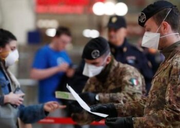 Coronavirus: Italy imposes nationwide restrictions