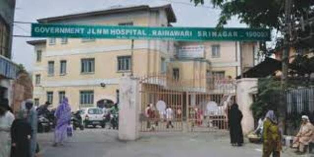 26 People put under quarantine at JLNM Rainawari, broke hospital property, flee