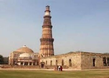 Haunted Qutub, Lotus Temple with near-zero footfalls