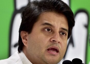Scindia tenders resignation from Cong, Sonia expels him for anti-party activities