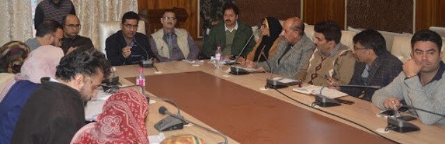 COVID-19: SMC Commissioner chairs review meeting