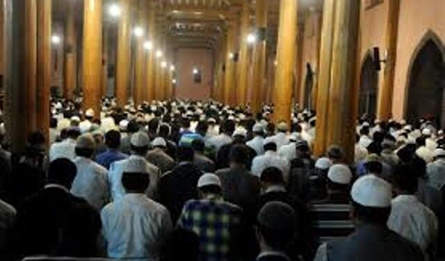 Hazratbal shrine stays dark and desolate on eve of Shab-e-Baraat