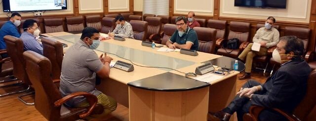 Advisor Baseer Khan directs for speedy completion of CSS in power sector  ‘Ensure round the clock electricity to quarantine centres, and during Iftar and Sehri’