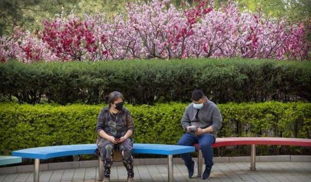 China reports fewer coronavirus cases but infections from Russia a worry