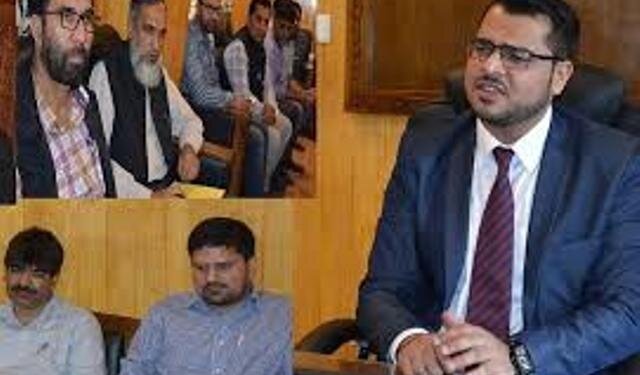 Covid-19 DC Shopian convenes meeting Reviews arrangement in place for containing Covid-19