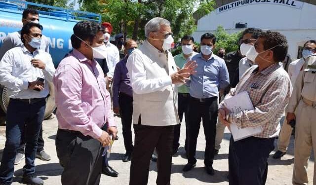 COVID-19: Advisor Khan reviews working of health, essential services in Udhampur 9 quarantine centres with capacity of 1300 beds established, 5279 poor families provided ration