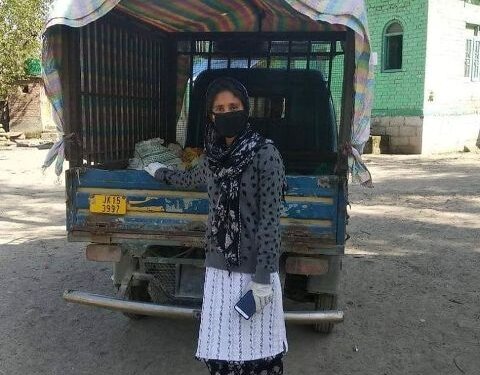 Story of a Kashmiri Girl who is inspiring with her social work