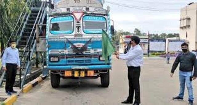 HPCL flags off 20 tank trucks for Leh