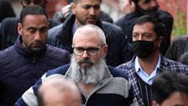 Omar questions domicile law for J&K