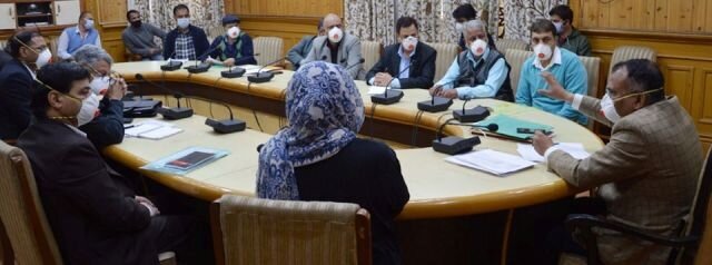 COVID-19 Scare Div Com reviews un-interrupted supply of oxygen to district hospitals 1500 cylinders stored, additional supply to reach soon