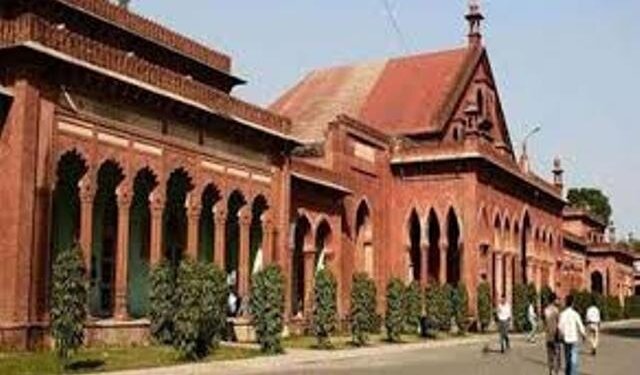 AMU asks its students to return home