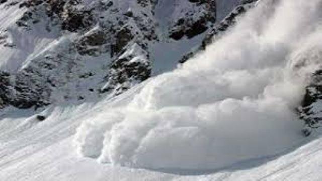 Lt Col, soldier killed in avalanche in north Sikkim