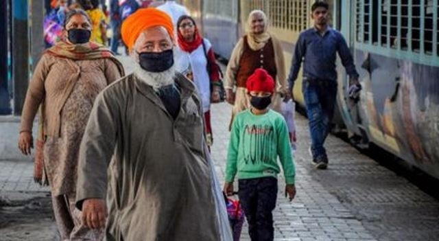Nearly 35k migrant UP workers reach home Wednesday