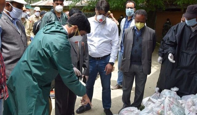 District Admin B’la Reaches at Poor, Needy; Announces Special Ration Kits on Eid About 5000 Poor Families shall be covered in the Drive: DC B’la