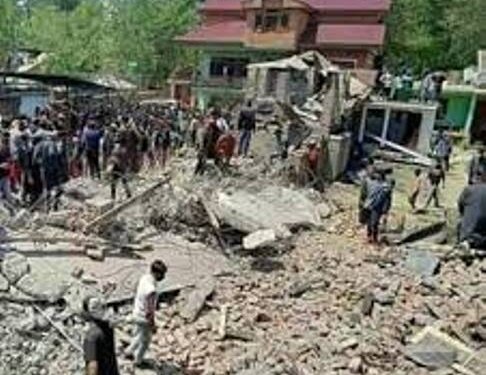 Nawakadal gunfight: 2 Hizb Militants Killed; Cop, CRPF men injured  Operation going on: IGP Kashmir
