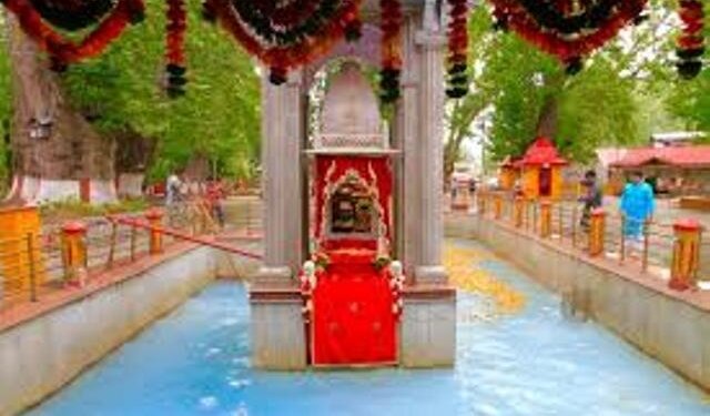 COVID spoils much awaited re-union of KPs, Muslims at Mela Kheerbhawani in Kashmir’s Gbl