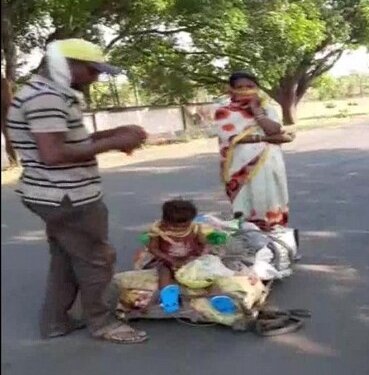 Migrant Worker Wheels Pregnant Wife, Child On Makeshift Cart For 700 km