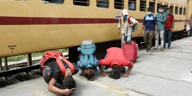Migrants turn emotional upon arrival in Bihar, vow never to step out of state