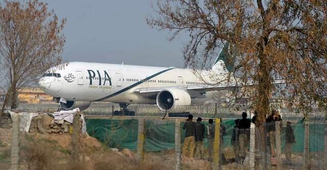 Pakistan plane with 107 on board crashes in residential area in Karachi; several feared dead