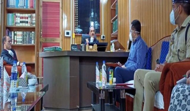 Justice Magray visits courts of district Anantnag