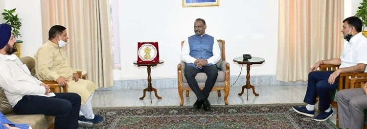 BJP delegation calls on Lt Governor, submits memorandum of demands