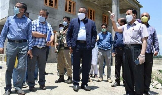 Div Com Kashmir Conducts Extensive Tour of B’la, Took Review on the Progress of various Developmental Works