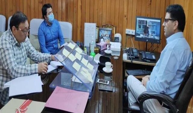 Talat discusses publication of Ist Accreditation Report for J&K with NAAC peer team