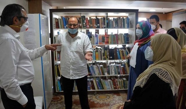 Advisor Baseer Khan visits SPS Library; Emphasises introduction of modern facilities
