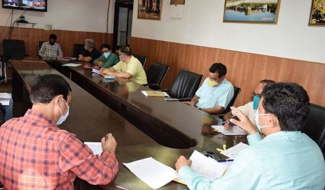 Div Com reviews land issues of newly sanctioned colleges Also asks DCs to scale up sampling capacity for Covid-19 tests