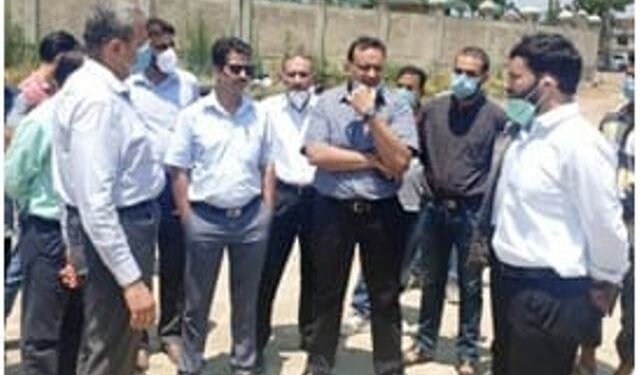 Commissioner Secretary L&ED visits Budgam; Reviews progress under various schemes Says Rs. 10.30 cr E&C center shall serve as Nodal Counseling Centre for Career Counseling to Youth of Kashmir