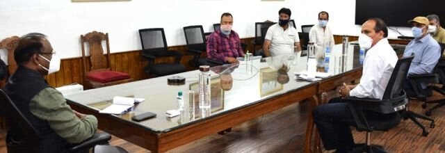 Mining & Quarrying delegation led by former Minister calls on Lt Governor