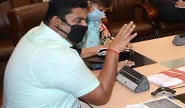 M Raju reviews development projects in Anantnag