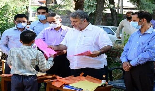Samoon visits Ganderbal, inspects development projects executed in Education department