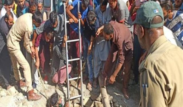 Tragic incident at Kupwara: Four people die after slipping into 20-feet well