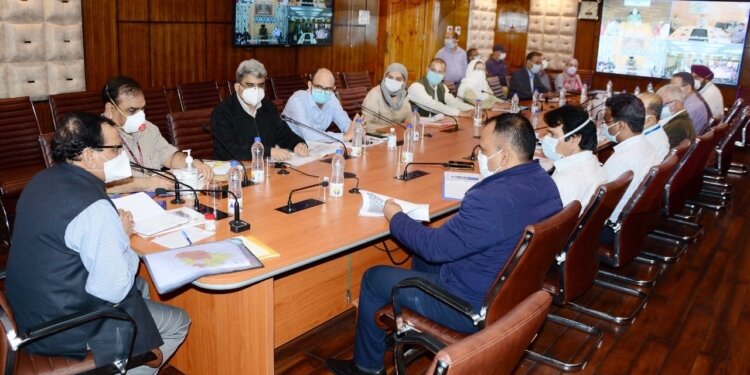 Central Team compliments J&K for COVID-19 containment strategy in controlling virus spread Suggests ‘Delhi Model, Telangana’s HITAM app to flatten pandemic curve, subsequently reduce disease