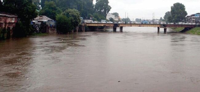 River Sindh, Doodhganga turn calm as rains ebb, Jhelum still Swollen