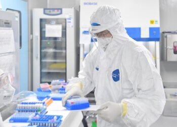 Scientists develop prototype coronavirus breathalyser test