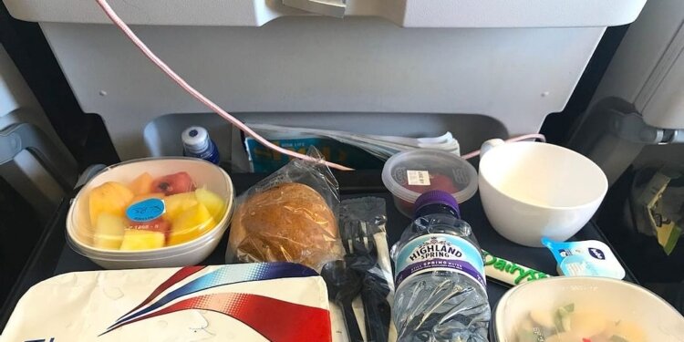Govt permits meals on flights; airlines can put flyers on no-fly list for refusing to wear mask