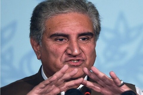 Wang, Qureshi discuss Kashmir, progress on CPEC projects