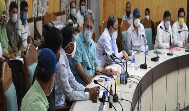 Asgar Samoon visits Kupwara, reviews functioning of Education Department