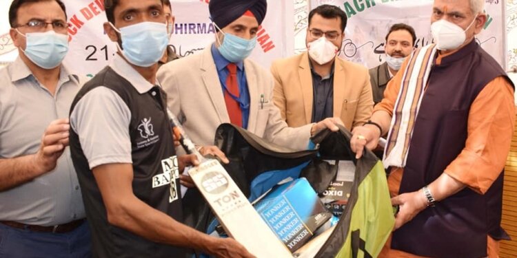 B2V3Lt Governor hands-over certificates and sanction letters to beneficiaries under different departmental schemes Also distributes Sports kits, Baby care kits, hearing-aids and wheel-chair to beneficiaries