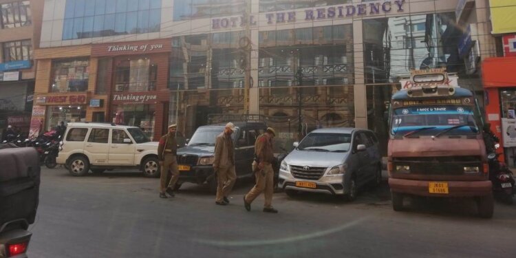 Income Tax Department  Raids Two Malls and School in Srinagar