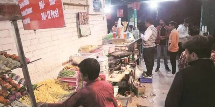 Govt plans to leverage microcredit scheme for street vendor database