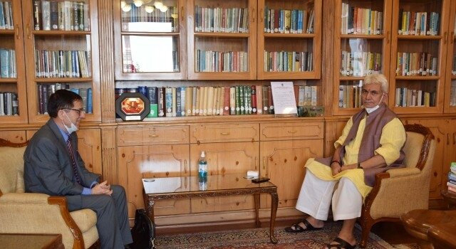 Apni Party vice president Zaffar Manhas calls on Lt. Governor