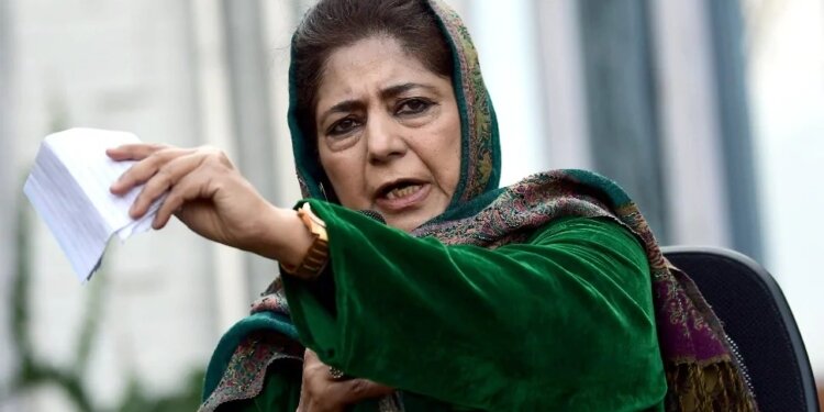 Mehbooba Meets Tribals Evacuated by Government