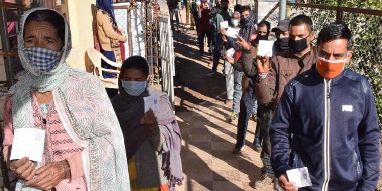 Voters’ enthusiasm marks first phase of polling in historic DDC Elections in J&K