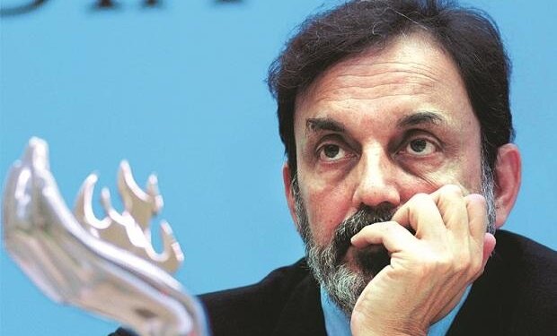 Sebi bars NDTV promoters, others in insider trading case; company to appeal