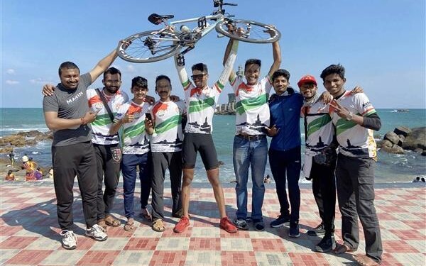Nashik boy cycles from Kashmir to Kanyakumari in 8 days, sets record