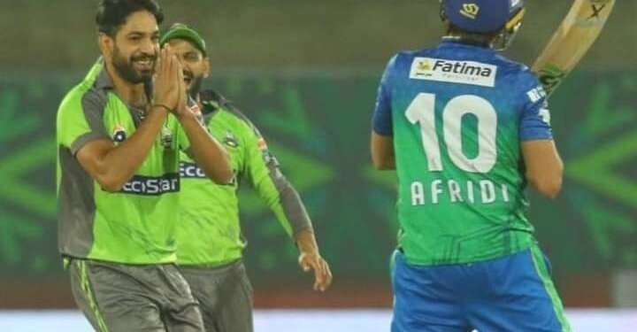 Haris Rauf apologises to Shahid Afridi after dismissing him for duck in PSL 2020