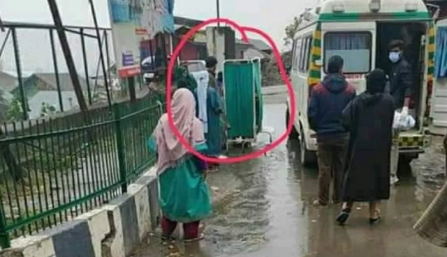 ‘Denied admission at Bandipora Hospital’, woman delivers baby at Hospital gate